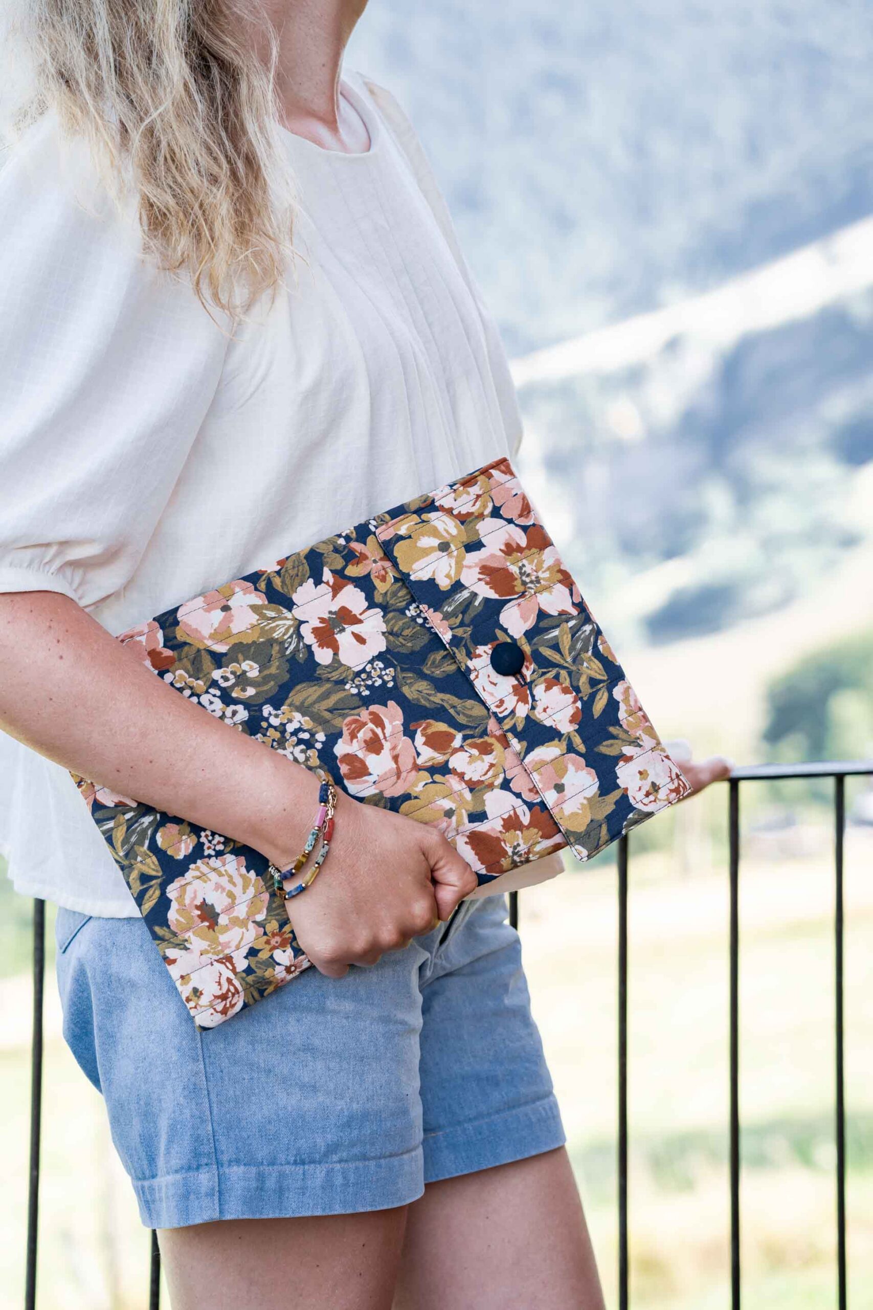 Patron PDF gratuit pochette ordinateur matelassée facile à coudre